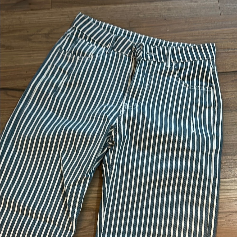 Striped Wide-Leg Pants - Picture 2 of 3